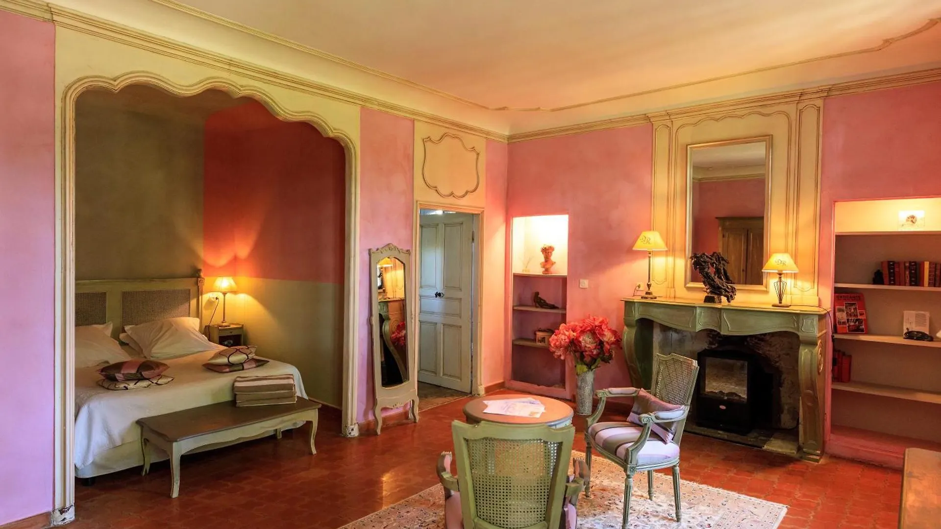 *** Couette-café Domaine de Rhodes B&B Avignon France