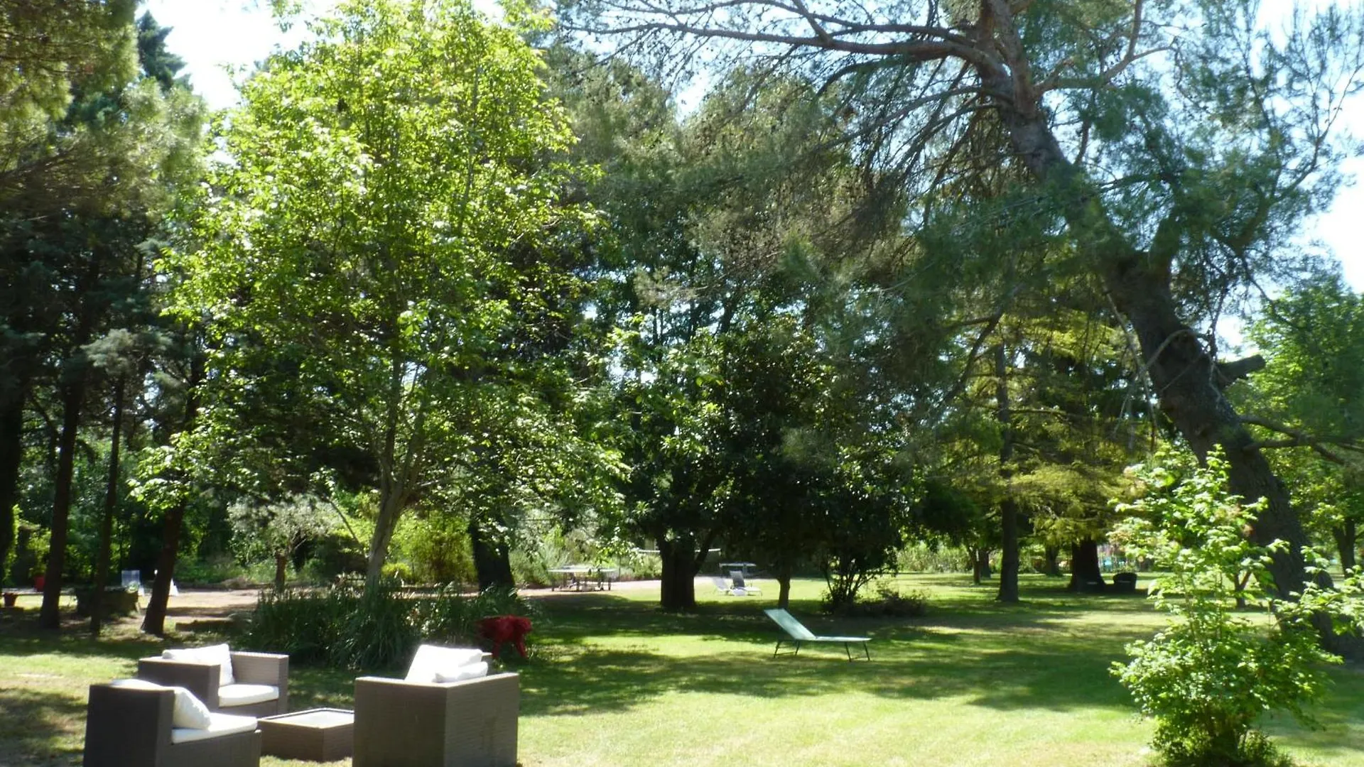 Domaine de Rhodes B&B Avignon France