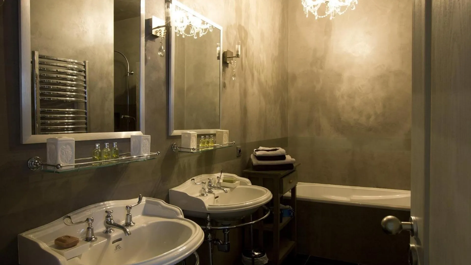 Domaine De Rhodes B&B Avinyon Fransa